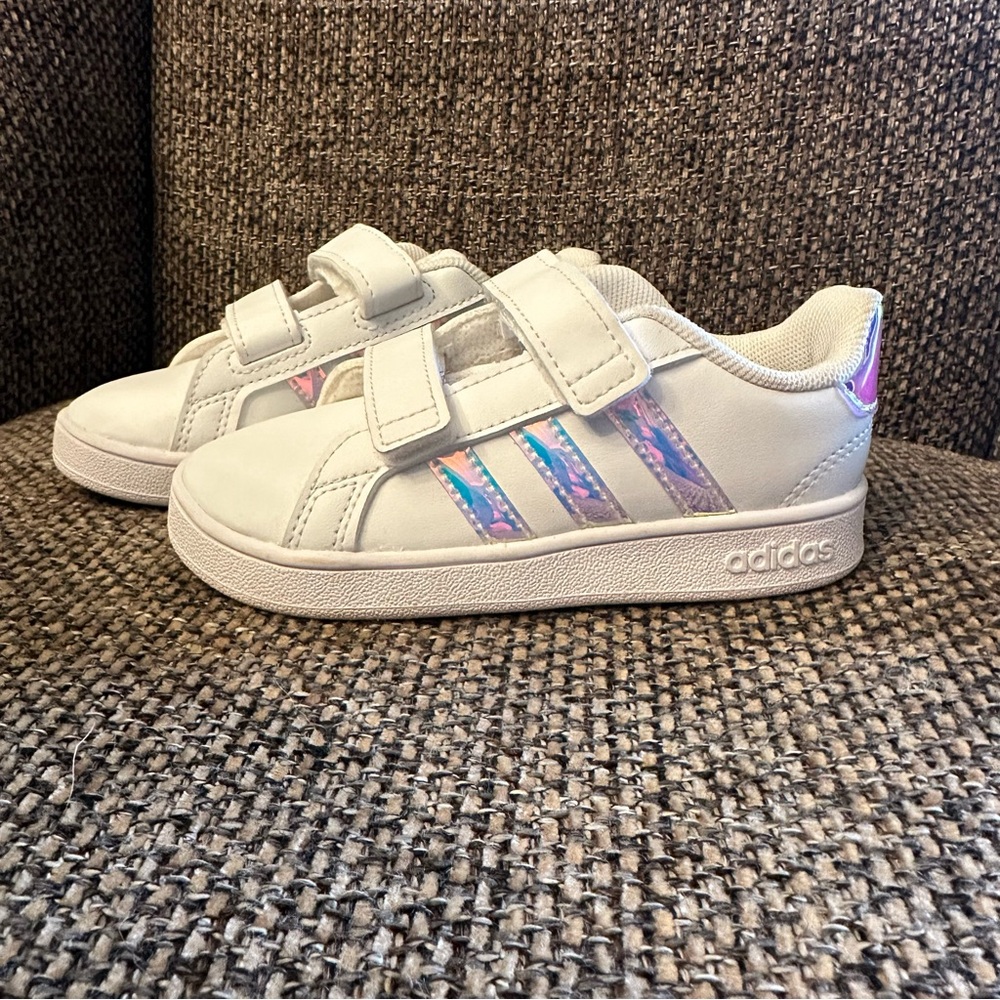 Adidas shoes - Toddler size 7 ⭐️